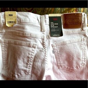 Levi’s premium 724 Hi Rise straight White sz 26